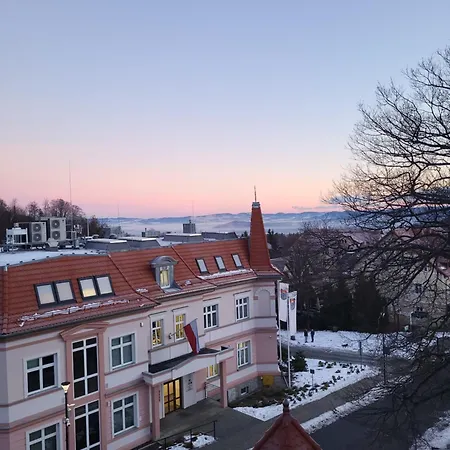 Karkonosze - Klimatyzowany Charlotte Na Deptaku Z Parkingiem W Cenie Apartament Karpacz