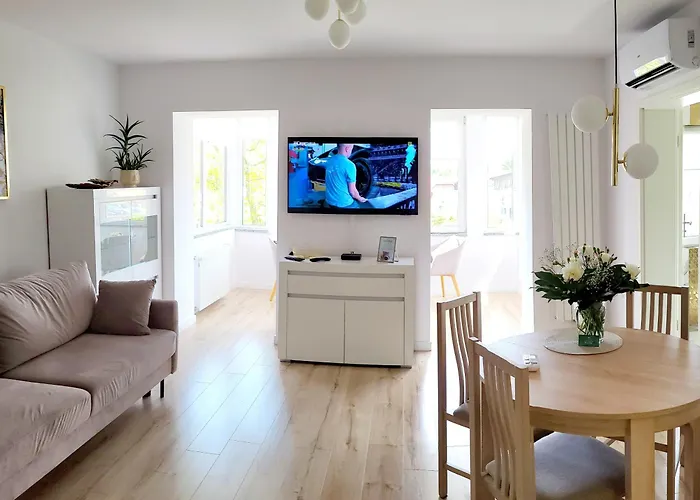 Karkonosze - Klimatyzowany Charlotte Na Deptaku Z Parkingiem W Cenie Apartament Karpacz