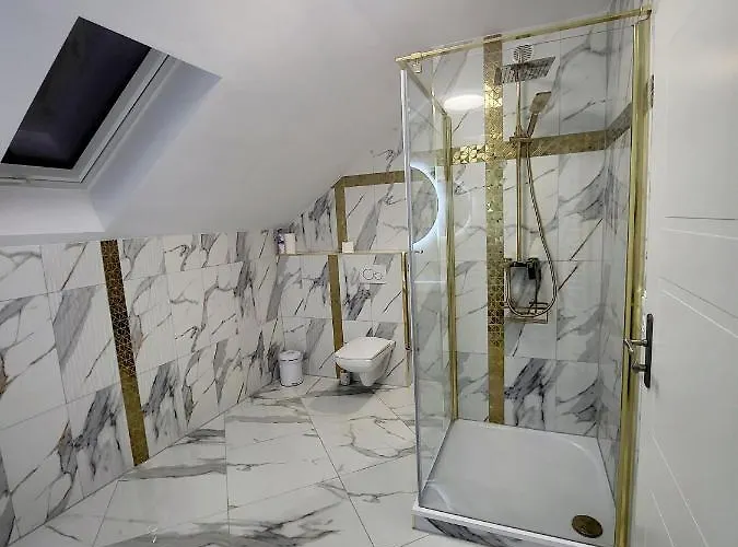 Karkonosze - Klimatyzowany Charlotte Na Deptaku Z Parkingiem W Cenie Карпач