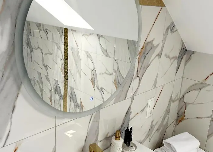 Karkonosze - Klimatyzowany Charlotte Na Deptaku Z Parkingiem W Cenie Апартаменты